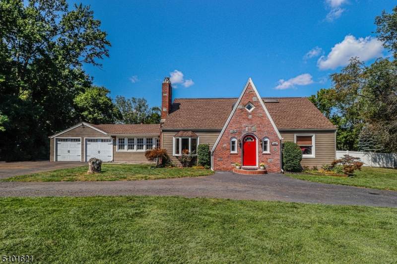 600 Elizabeth Ave - Photo 1