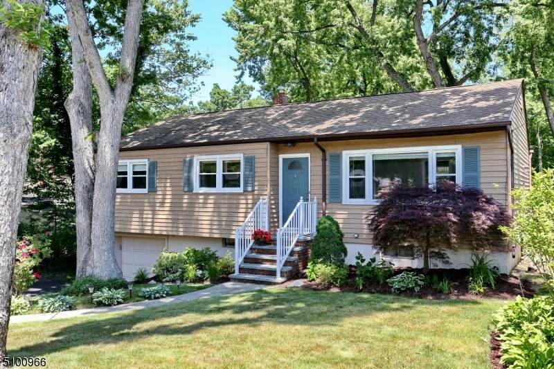 83 Yawpo Ave - Photo 1