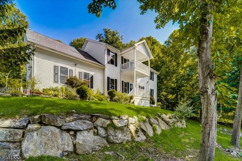 23 Lake Shore Dr - Photo 1