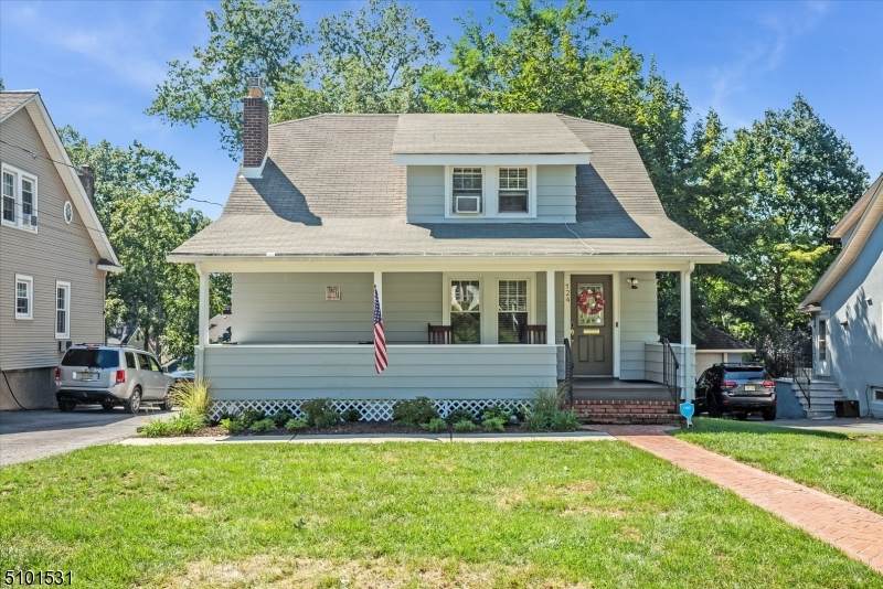 124 Hamilton Ave - Photo 1