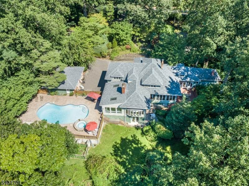 305 Terhune Dr - Photo 1