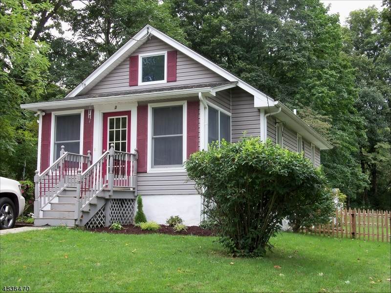 3 Roosevelt Ave - Photo 1