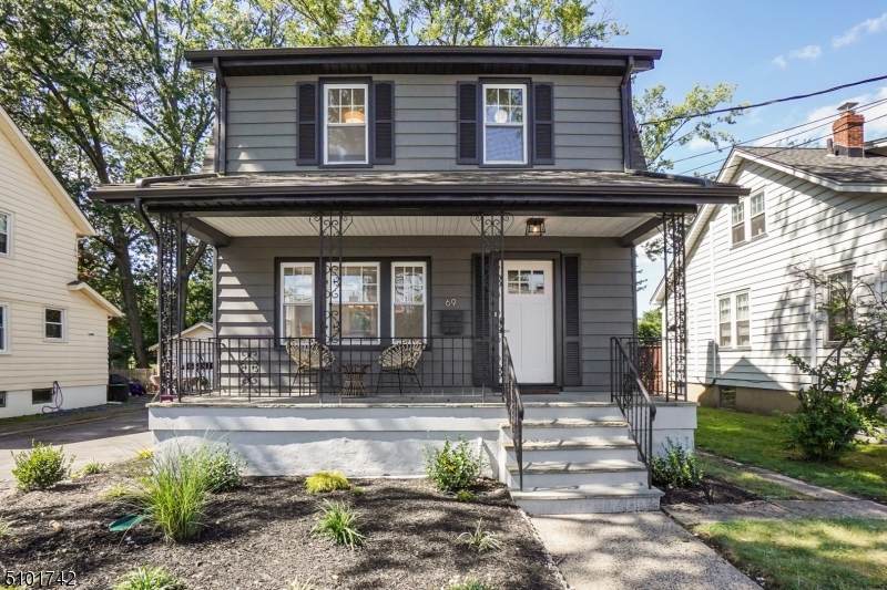 69 Essex Ave - Photo 1
