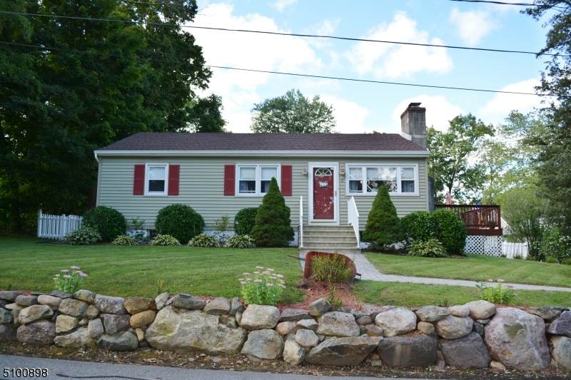 9 Sylvan Way - Photo 1