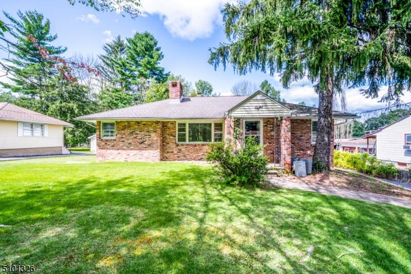 8 Center Ln - Photo 1