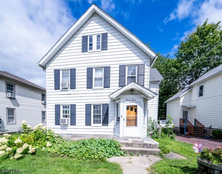 27 Maple Ave - Photo 1