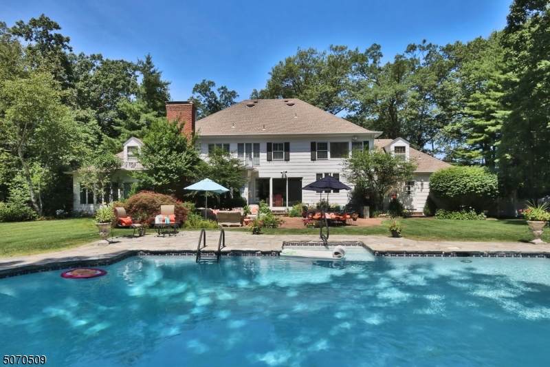 37 Gordon Rd - Photo 1