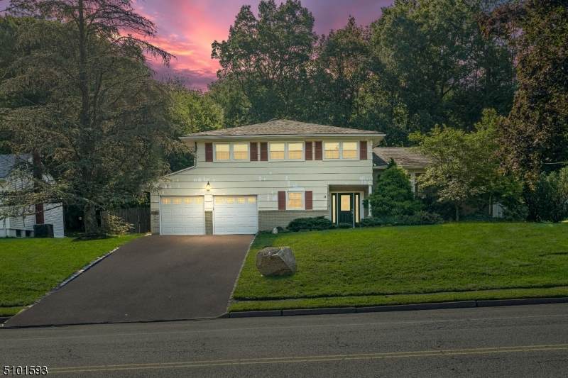 17 Shrewsbury Dr - Photo 1