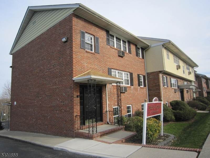 355 Broad St - Photo 1