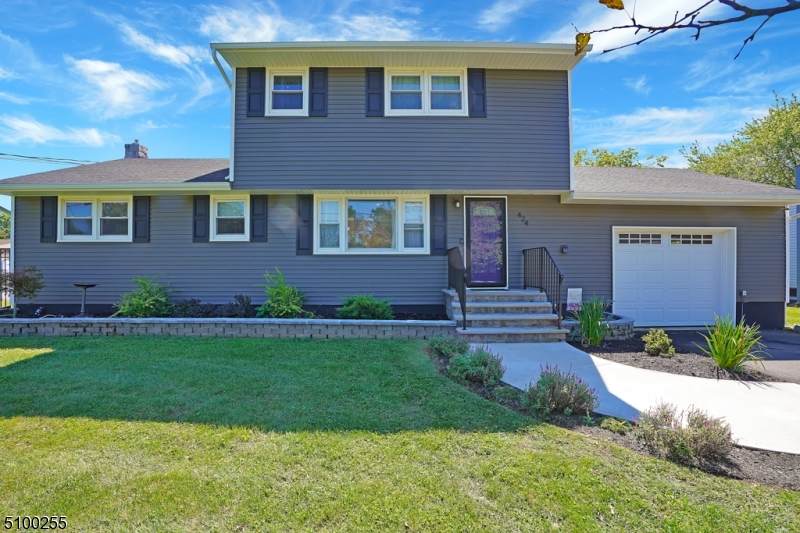 424 Lodge St - Photo 1