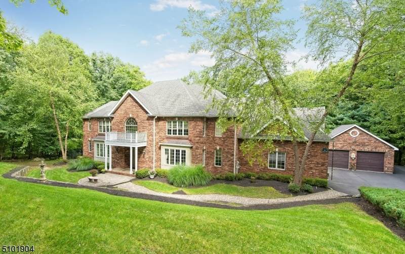 31 Douglas Dr - Photo 1