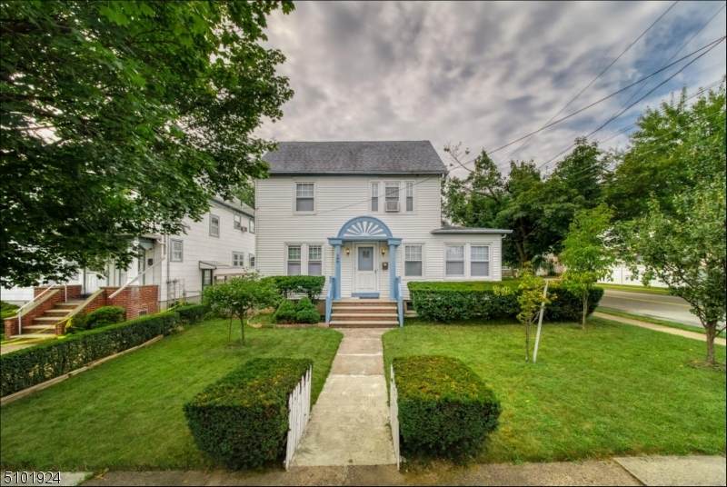 100 Parkway - Photo 1