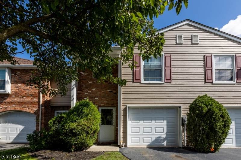 21 Dena Dr - Photo 1