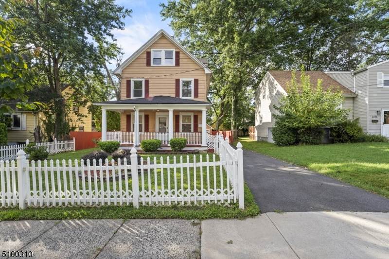 1209 Radcliffe Pl - Photo 1