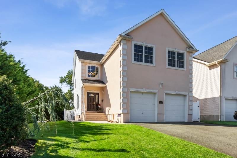 181 Carolyn Ave - Photo 1