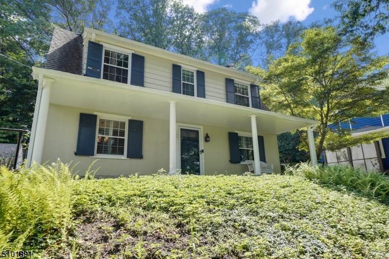 14 Midland Dr - Photo 1