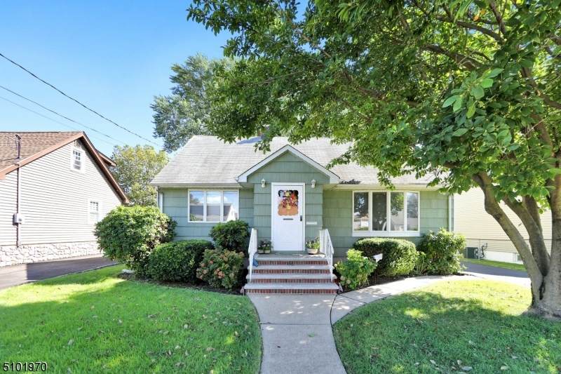 44 Garwood Ct N - Photo 1