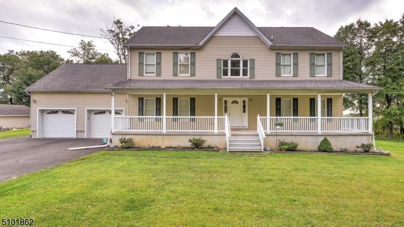 135 Minnisink Rd - Photo 1