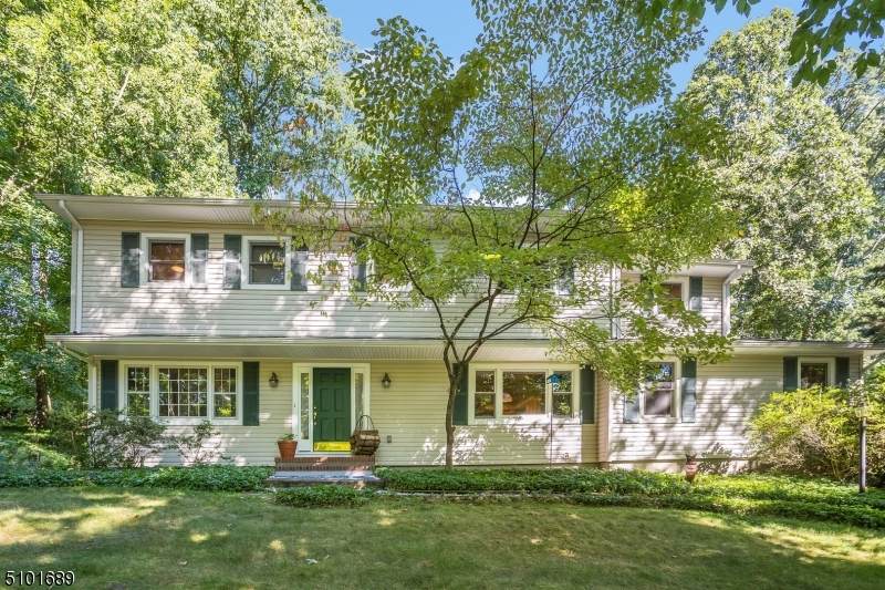 10 Parkwood Rd - Photo 1