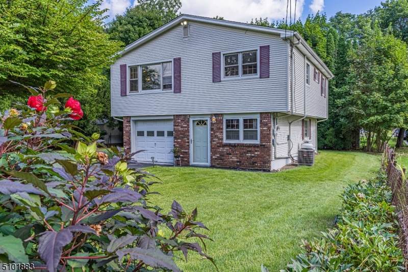7 Adair St - Photo 1