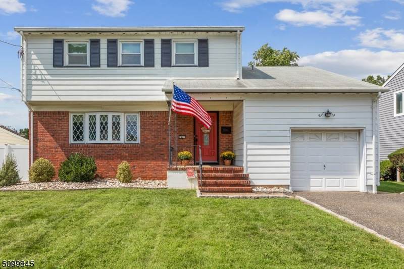 42 Nassau St - Photo 1