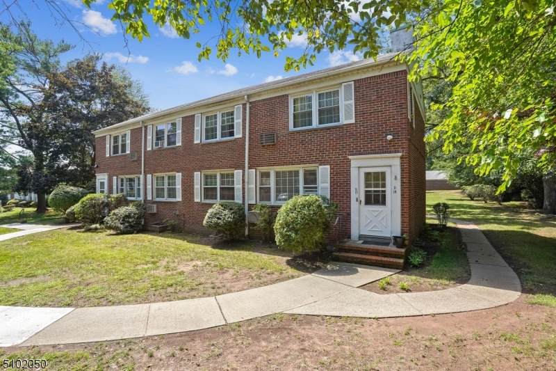 445 Morris Ave - Photo 1