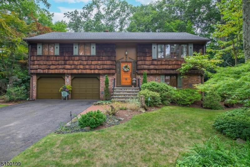 15 Fairhaven Dr - Photo 1