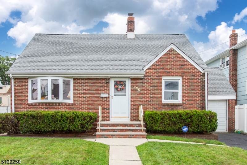 330 Roosevelt Ave - Photo 1