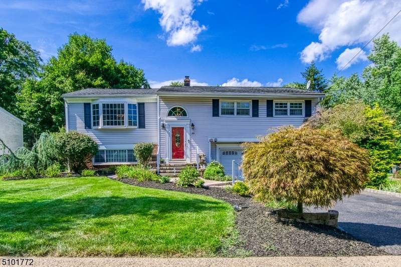 30 Kingsbridge Rd - Photo 1