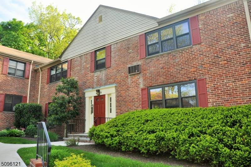 41 Sandra Circle - Photo 1