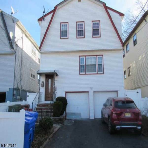 1304 Middlesex St - Photo 1