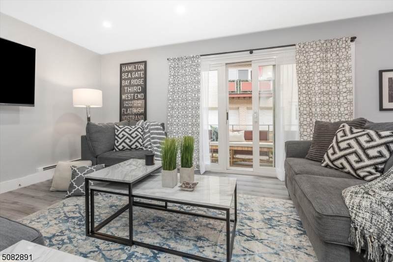 360 Hoover Ave - Photo 1