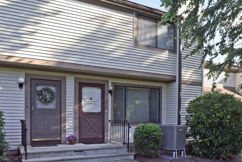 214 Stonegate Ln - Photo 1