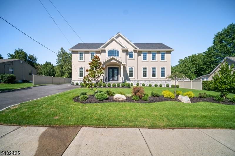 138 Stevens Ave - Photo 1