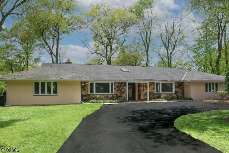 25 Birchwood Ln - Photo 1