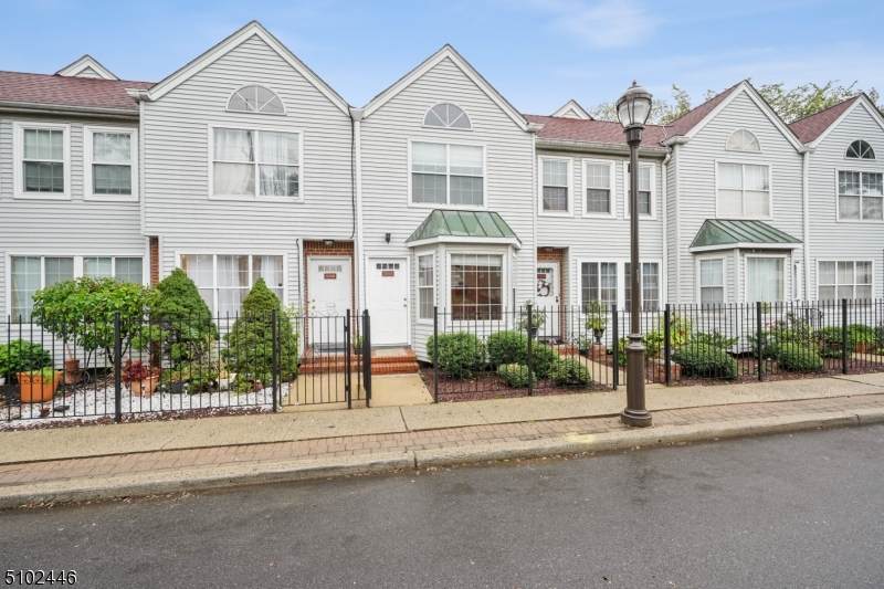 1201 Liberty Ave - Photo 1