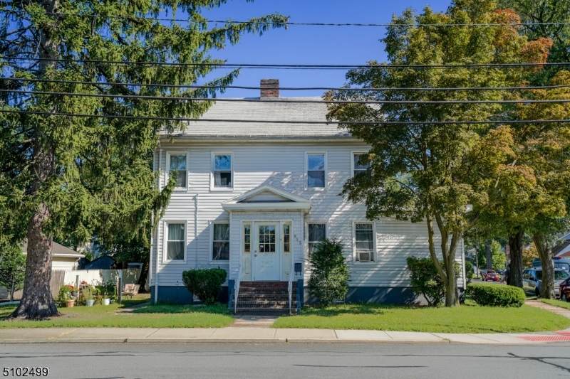 902 Maple Ave - Photo 1