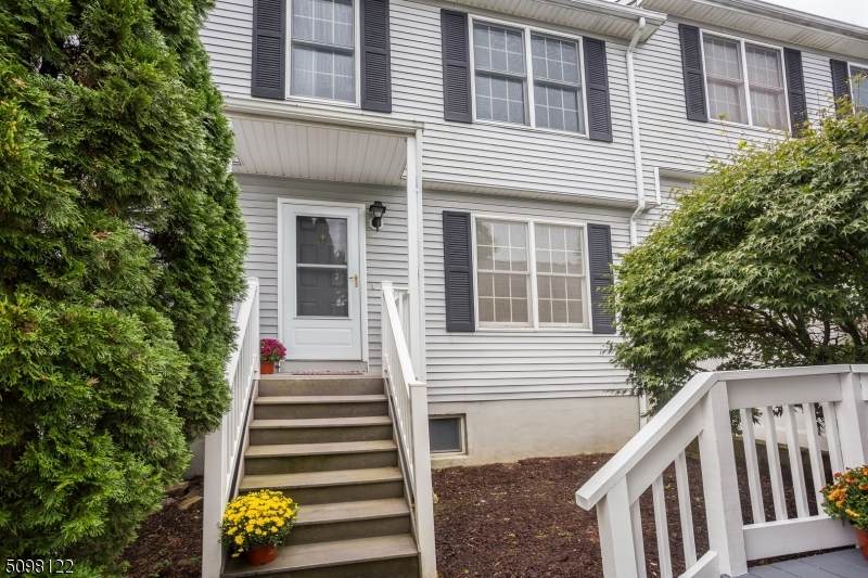 400 E Randolph Ave - Photo 1