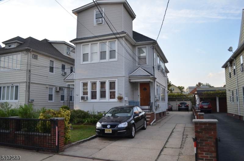 237 Vine Street - Photo 1