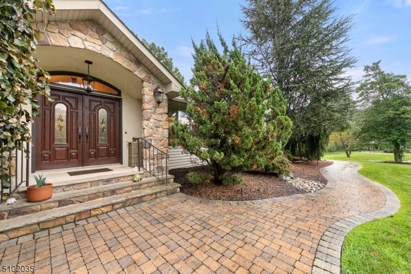 1 Tempe Ct - Photo 1