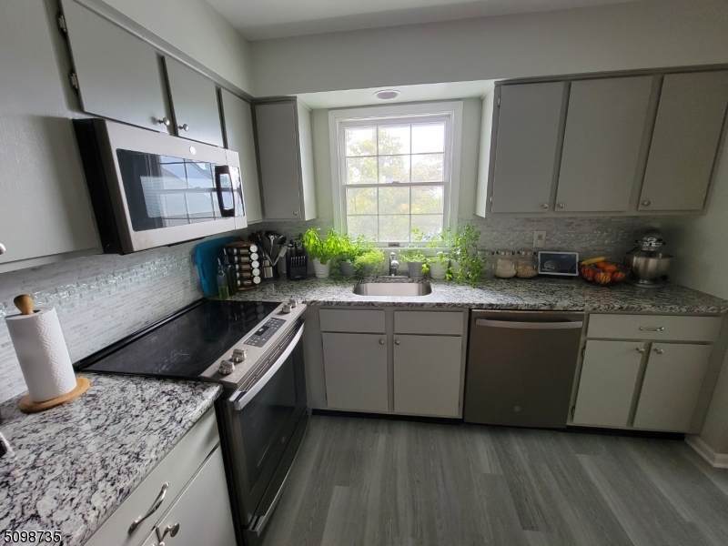 386 Burdock Ct - Photo 1