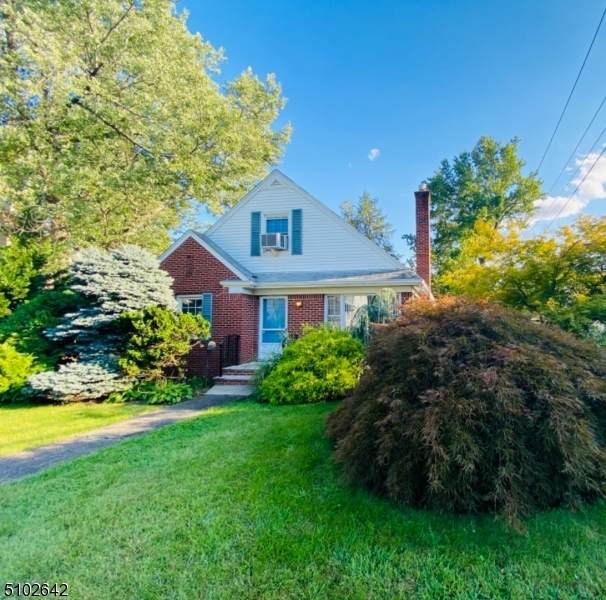 88 Harcourt Ave - Photo 1