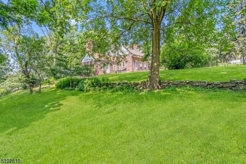 1286 River Rd - Photo 1