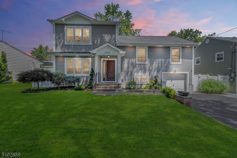 2010 Windsor Rd - Photo 1