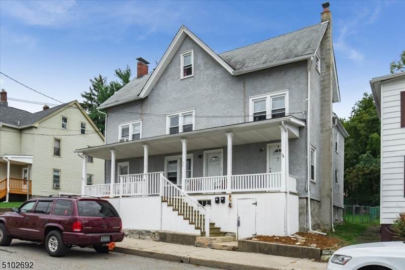 32 Hamilton St - Photo 1