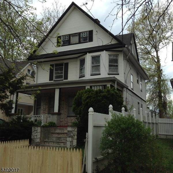 637 E 7Th St - Photo 1