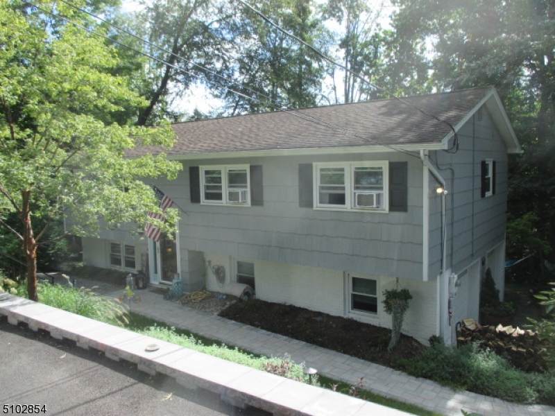 18 Helen St - Photo 1