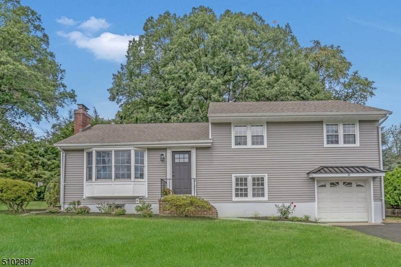 35 Addison Pl - Photo 1