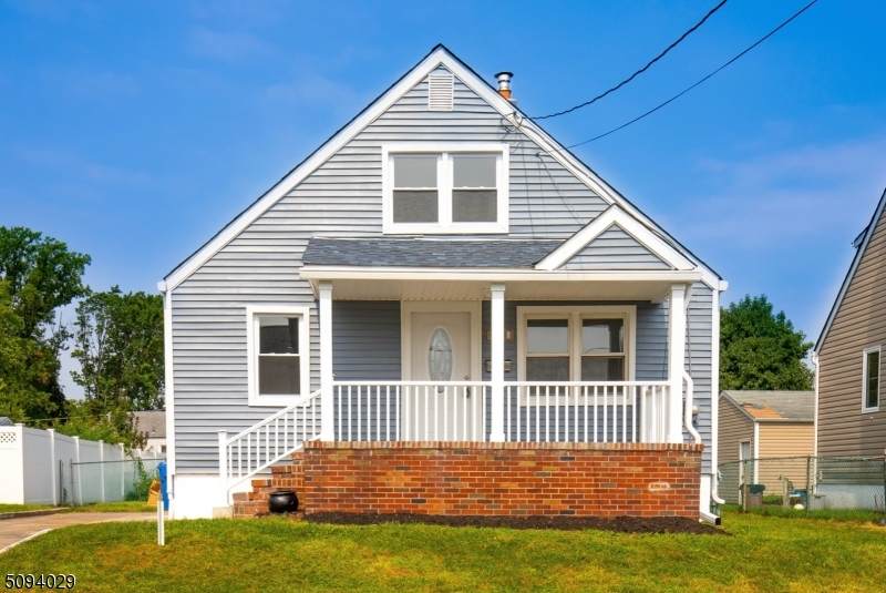 170 Patricia Ave - Photo 1