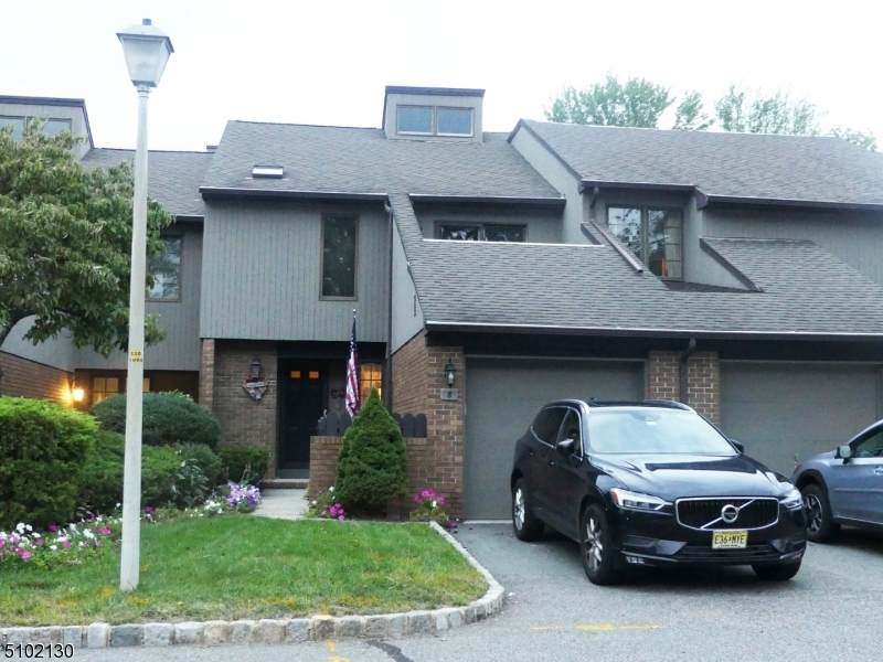 8 Shelley Pl - Photo 1